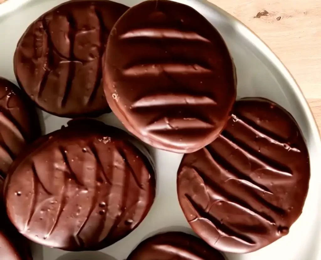Dark Chocolate-Peppermint Sandwich Cookies